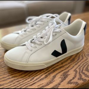 EUC Veja Sneakers
